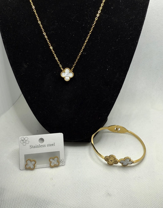 Set of 3 clover